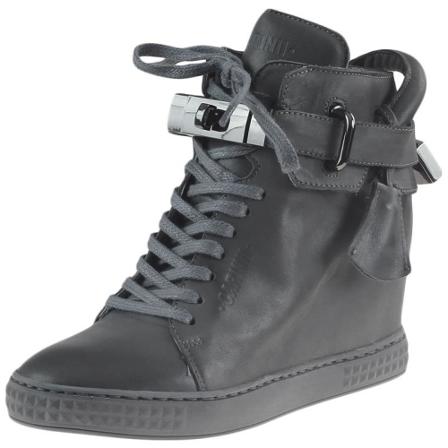 Botki Carinii B3767